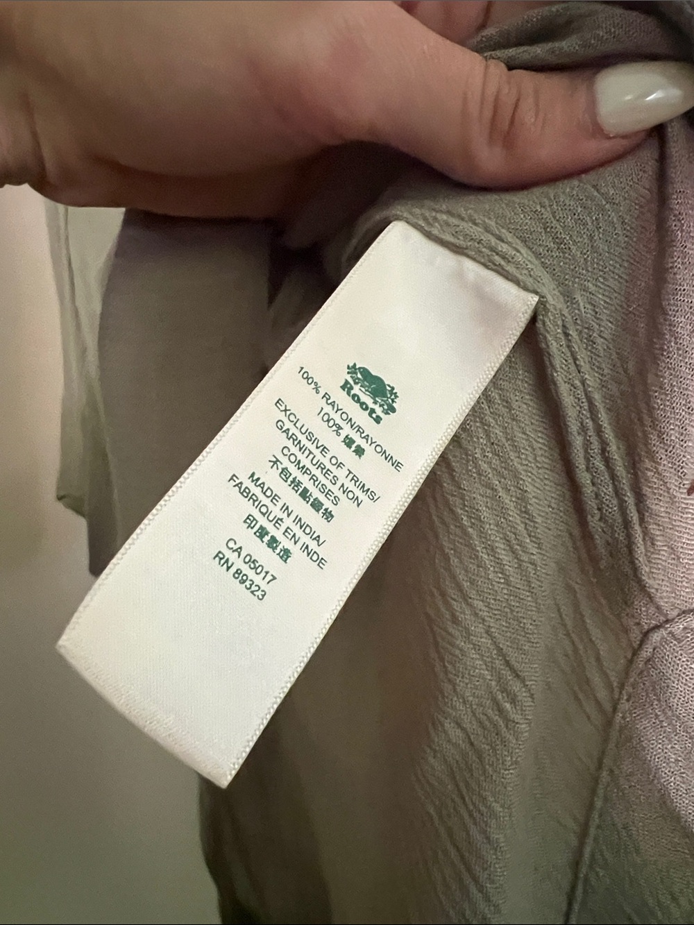Roots • Women’s XS • Relaxed Fit • V-Neck 3/4 Sleeve Blouse • Sage Green - Picture 3 of 8